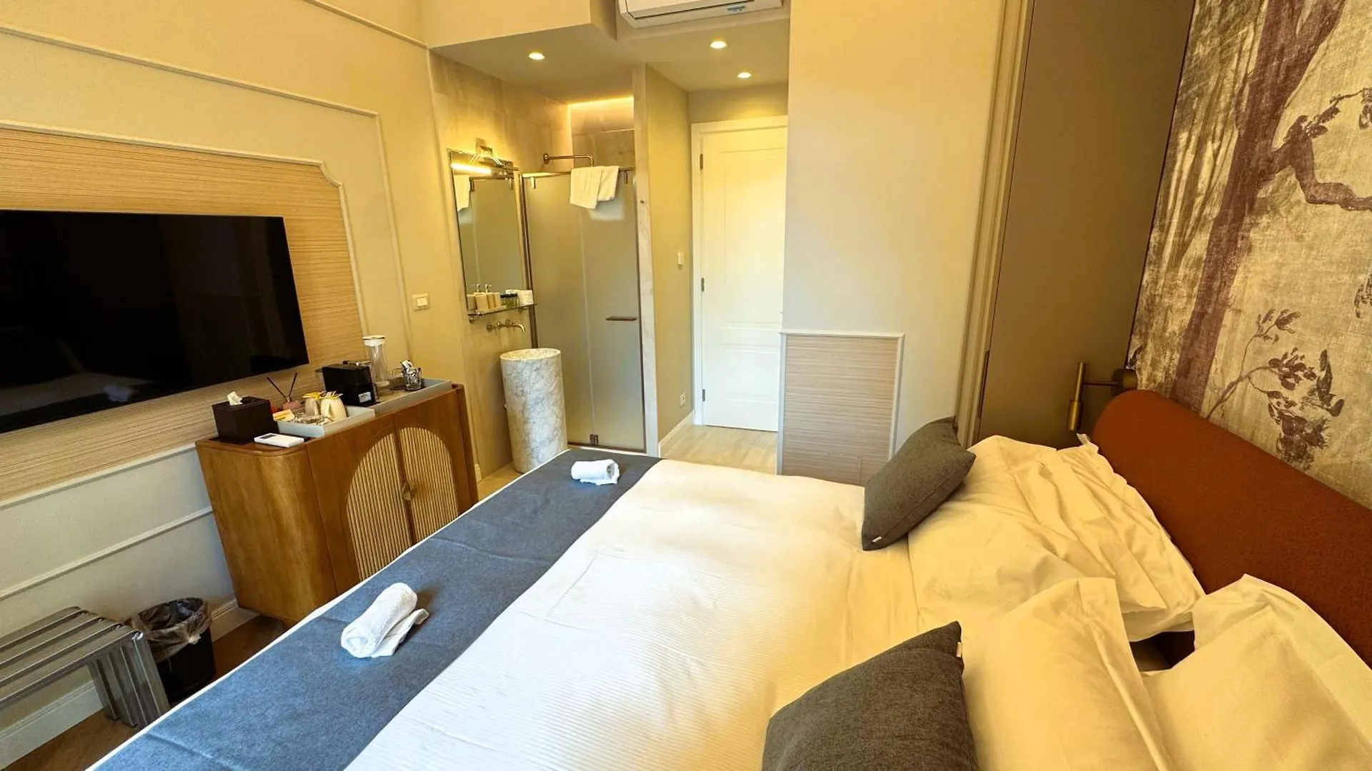 Dimora Collection - Le Logge - Historic Boutique Luxury Suites Firenze 0*,  Italia
