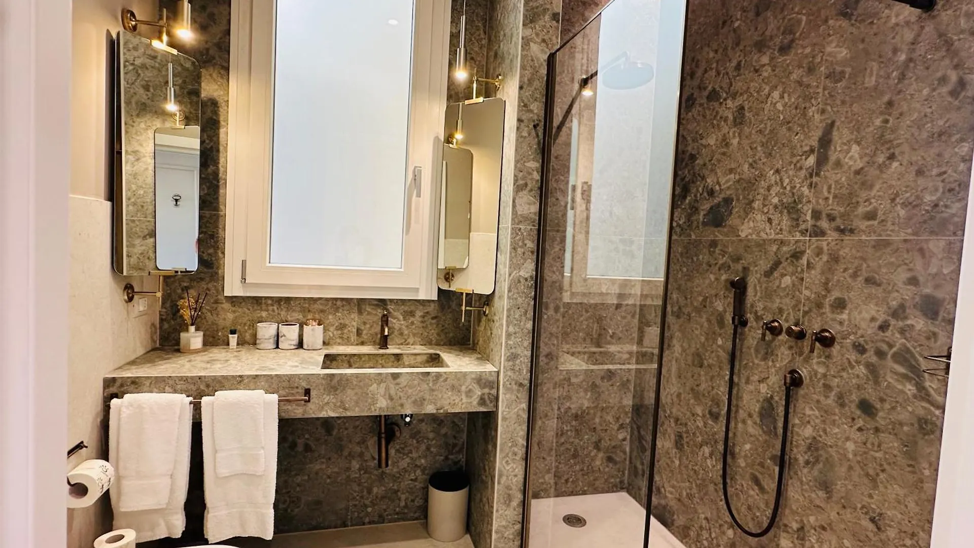 Aparthotel Dimora Collection - Le Logge - Historic Boutique Luxury Suites Firenze